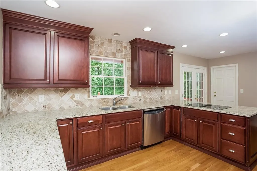 425 Grenock Circle, Sandy Springs, Georgia 30328, 4 Bedrooms Bedrooms, ,3 BathroomsBathrooms,Residential,Sold,425 Grenock Circle,5689927
