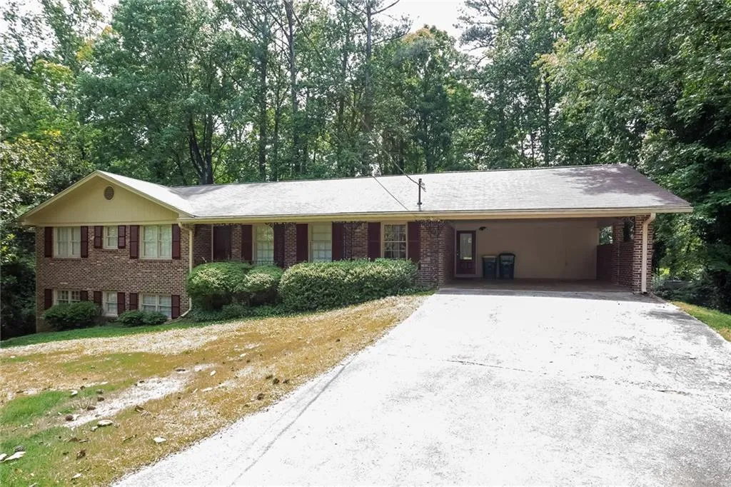 425 Grenock Circle, Sandy Springs, Georgia 30328, 4 Bedrooms Bedrooms, ,3 BathroomsBathrooms,Residential,Sold,425 Grenock Circle,5689927