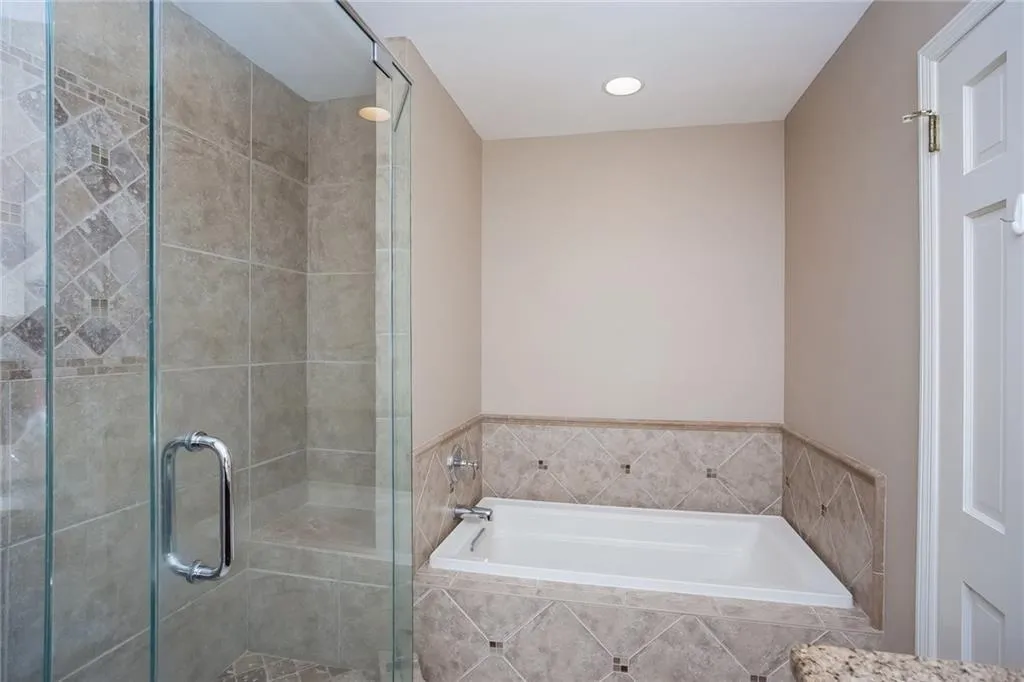 425 Grenock Circle, Sandy Springs, Georgia 30328, 4 Bedrooms Bedrooms, ,3 BathroomsBathrooms,Residential,Sold,425 Grenock Circle,5689927
