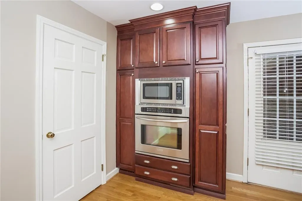 425 Grenock Circle, Sandy Springs, Georgia 30328, 4 Bedrooms Bedrooms, ,3 BathroomsBathrooms,Residential,Sold,425 Grenock Circle,5689927