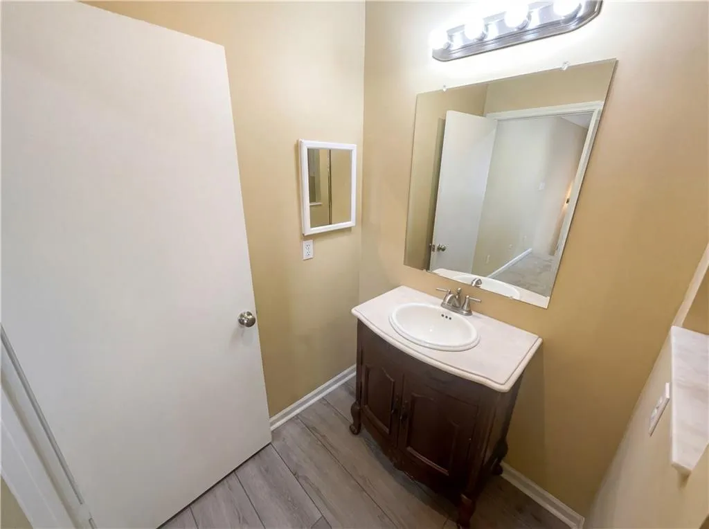 27 Chaumont Square Nw, Atlanta, Georgia 30327, 1 Bedroom Bedrooms, 0 ,1 BathroomBathrooms,Residential,For Sale,27 Chaumont Square Nw,7716377