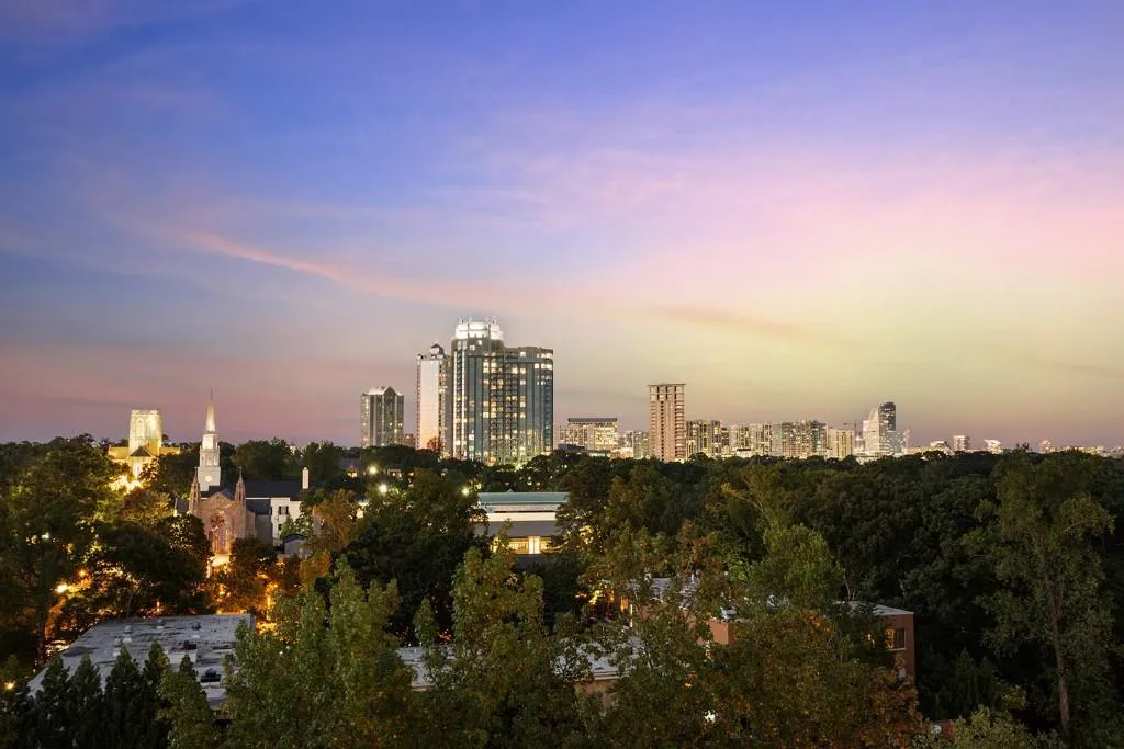 2575 Peachtree Road Ne Unit 14a, Atlanta, Georgia 30305, 2 Bedrooms Bedrooms, ,2 BathroomsBathrooms,Residential,For Sale,2575 Peachtree Road Ne Unit 14a,7619186