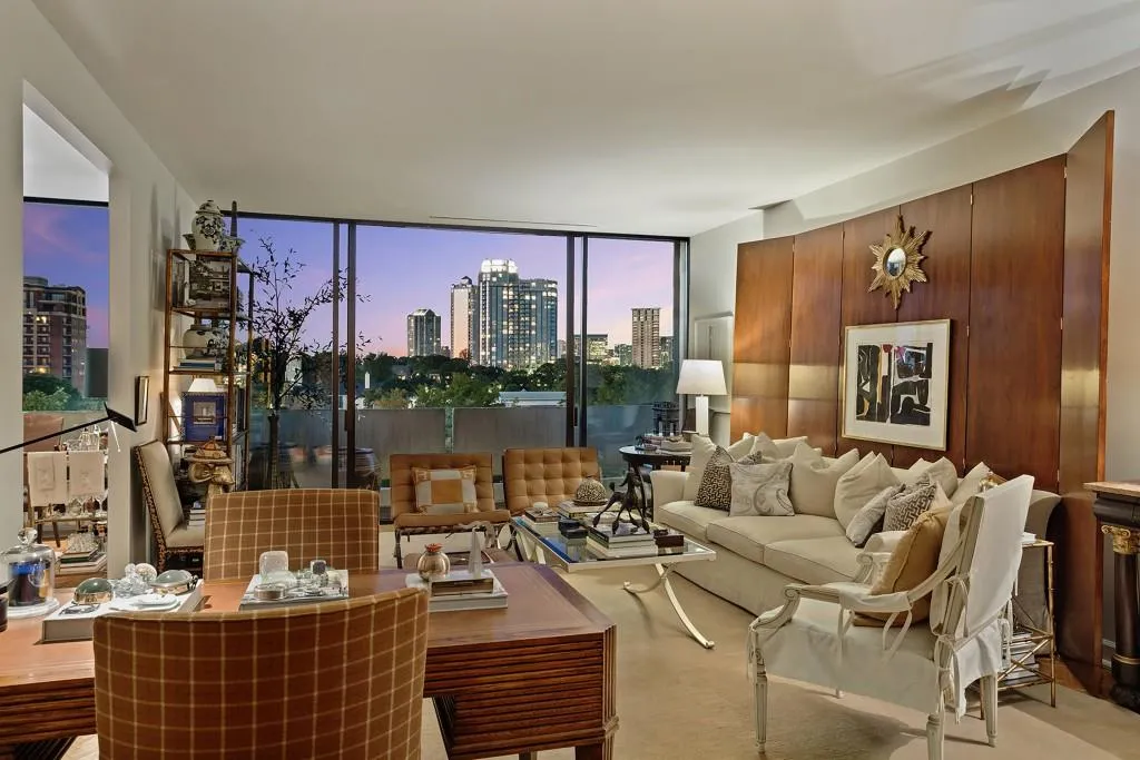 2575 Peachtree Road Ne Unit 14a, Atlanta, Georgia 30305, 2 Bedrooms Bedrooms, ,2 BathroomsBathrooms,Residential,For Sale,2575 Peachtree Road Ne Unit 14a,7619186