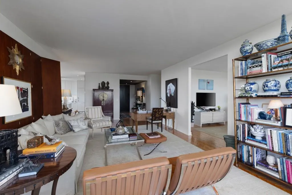 2575 Peachtree Road Ne Unit 14a, Atlanta, Georgia 30305, 2 Bedrooms Bedrooms, ,2 BathroomsBathrooms,Residential,For Sale,2575 Peachtree Road Ne Unit 14a,7619186