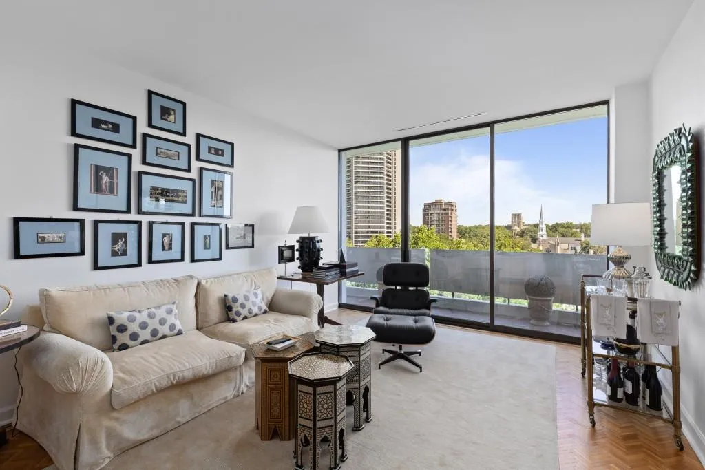 2575 Peachtree Road Ne Unit 14a, Atlanta, Georgia 30305, 2 Bedrooms Bedrooms, ,2 BathroomsBathrooms,Residential,For Sale,2575 Peachtree Road Ne Unit 14a,7619186