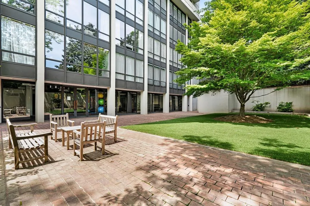2575 Peachtree Road Ne Unit 14a, Atlanta, Georgia 30305, 2 Bedrooms Bedrooms, ,2 BathroomsBathrooms,Residential,For Sale,2575 Peachtree Road Ne Unit 14a,7619186