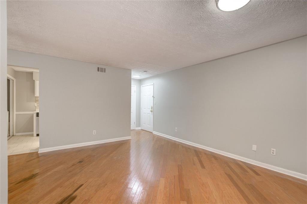 5159 ROSWELL Road Unit 7, Atlanta, Georgia 30342, 1 Bedroom Bedrooms, ,1 BathroomBathrooms,Residential,Sold,5159 ROSWELL Road Unit 7,7287875