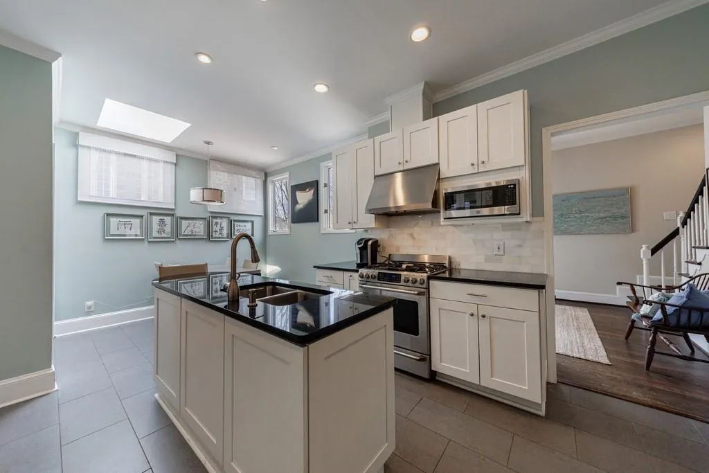 241 Lakeview Avenue Ne, Atlanta, Georgia 30305, 4 Bedrooms Bedrooms, 0 ,3 BathroomsBathrooms,Residential,For Sale,241 Lakeview Avenue Ne,7742483