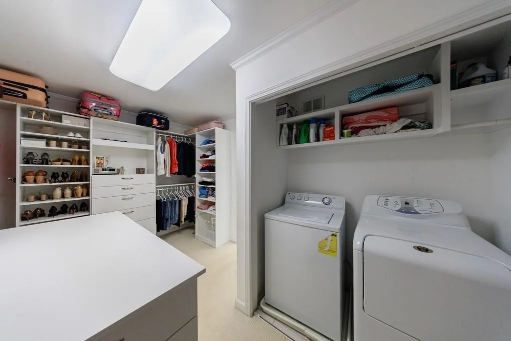 Primary Closet/Laundry