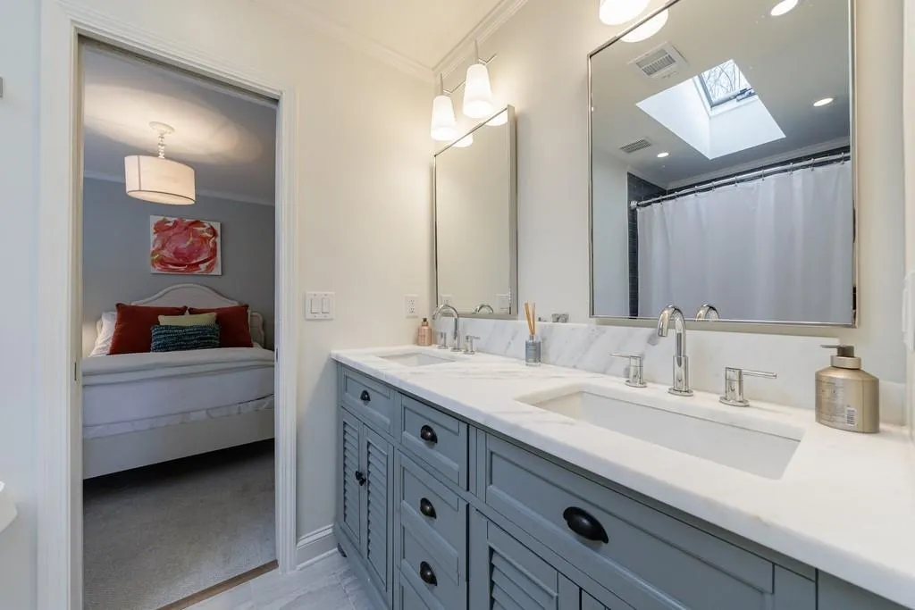 Upstairs Jack & Jill Bathroom