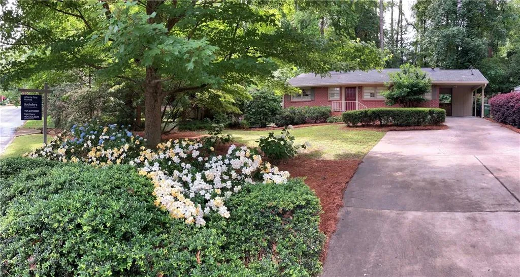 2559 Defoors Ferry Road Nw, Atlanta, Georgia 30318, 2 Bedrooms Bedrooms, ,1 BathroomBathrooms,Residential,For Sale,2559 Defoors Ferry Road Nw,7576957