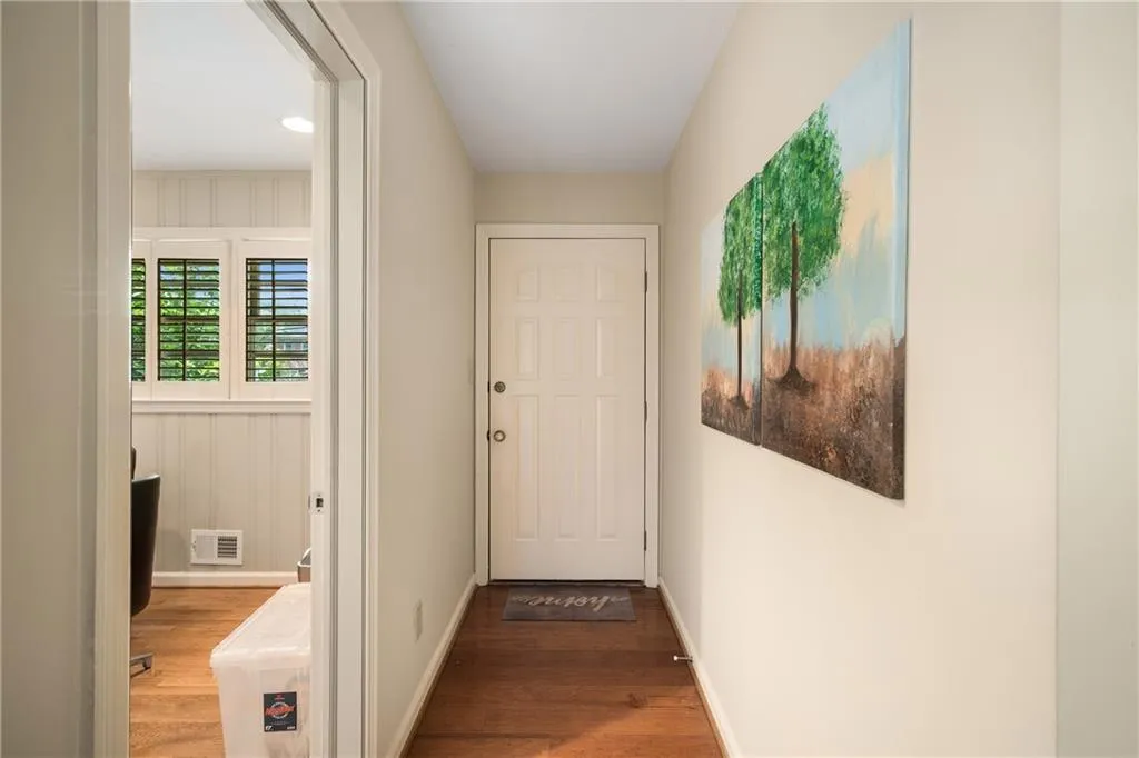 2559 Defoors Ferry Road Nw, Atlanta, Georgia 30318, 2 Bedrooms Bedrooms, ,1 BathroomBathrooms,Residential,For Sale,2559 Defoors Ferry Road Nw,7576957