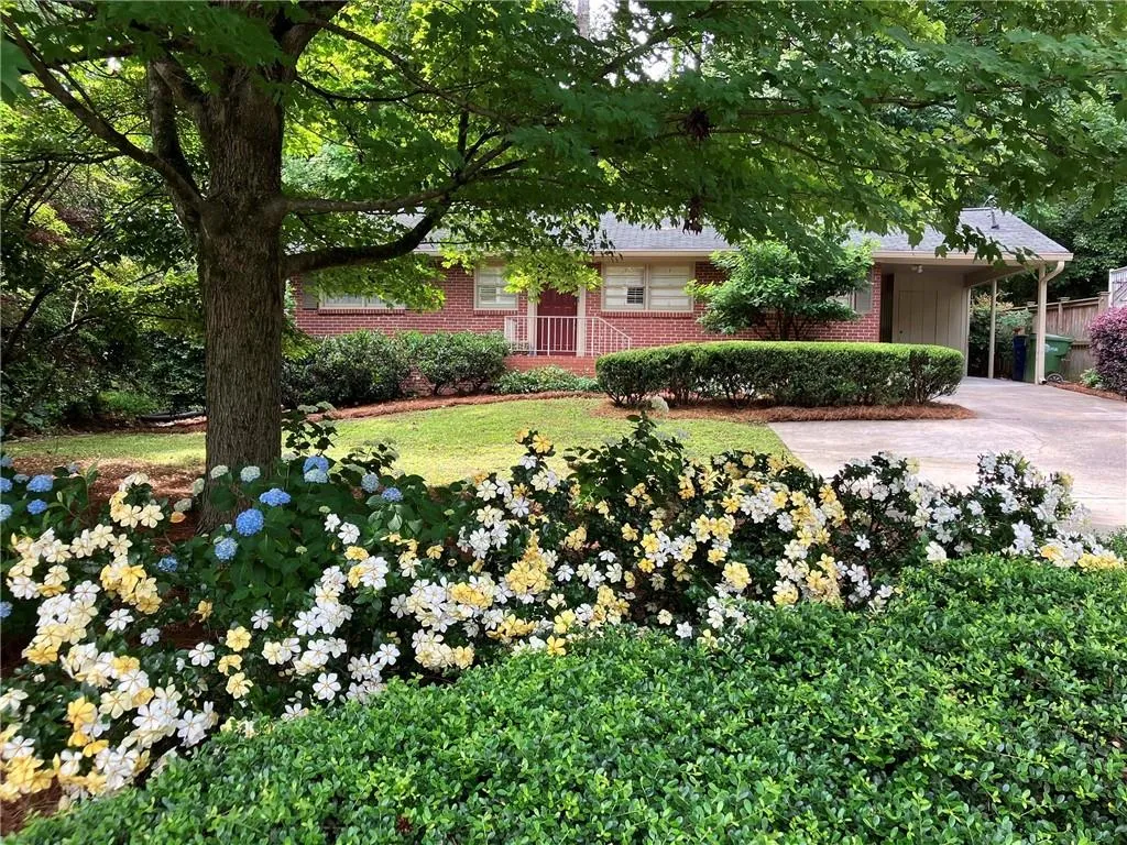 2559 Defoors Ferry Road Nw, Atlanta, Georgia 30318, 2 Bedrooms Bedrooms, ,1 BathroomBathrooms,Residential,For Sale,2559 Defoors Ferry Road Nw,7576957