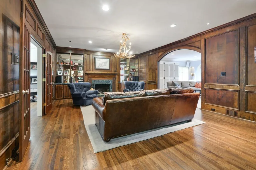 100 Cameron Glen Drive, Sandy Springs, Georgia 30328, 5 Bedrooms Bedrooms, ,4 BathroomsBathrooms,Residential,Sold,100 Cameron Glen Drive,6679678