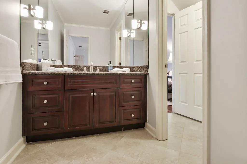 100 Cameron Glen Drive, Sandy Springs, Georgia 30328, 5 Bedrooms Bedrooms, ,4 BathroomsBathrooms,Residential,Sold,100 Cameron Glen Drive,6679678