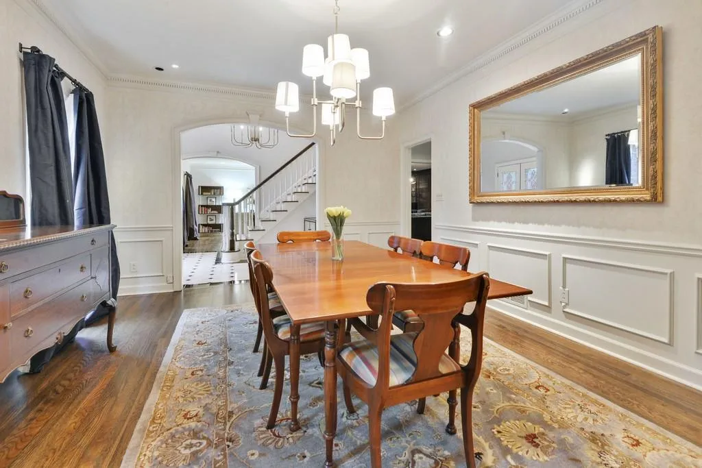 100 Cameron Glen Drive, Sandy Springs, Georgia 30328, 5 Bedrooms Bedrooms, ,4 BathroomsBathrooms,Residential,Sold,100 Cameron Glen Drive,6679678