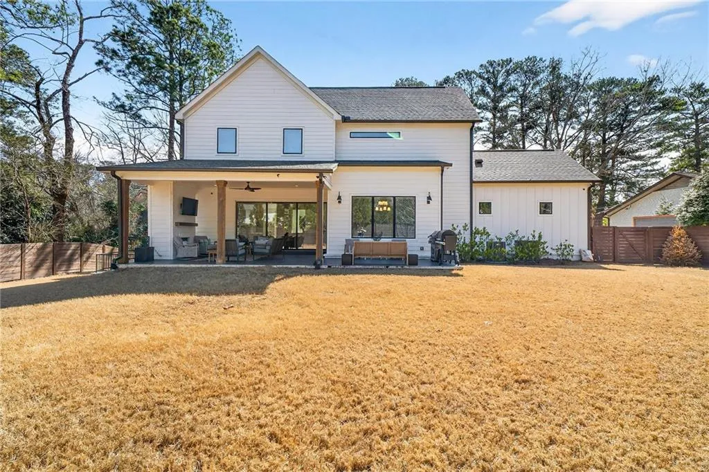 510 Windsor Parkway, Atlanta, Georgia 30342, 5 Bedrooms Bedrooms, ,5 BathroomsBathrooms,Residential,For Sale,510 Windsor Parkway,7765416