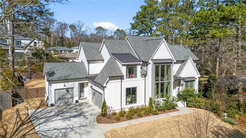 510 Windsor Parkway, Atlanta, Georgia 30342, 5 Bedrooms Bedrooms, ,5 BathroomsBathrooms,Residential,For Sale,510 Windsor Parkway,7765416