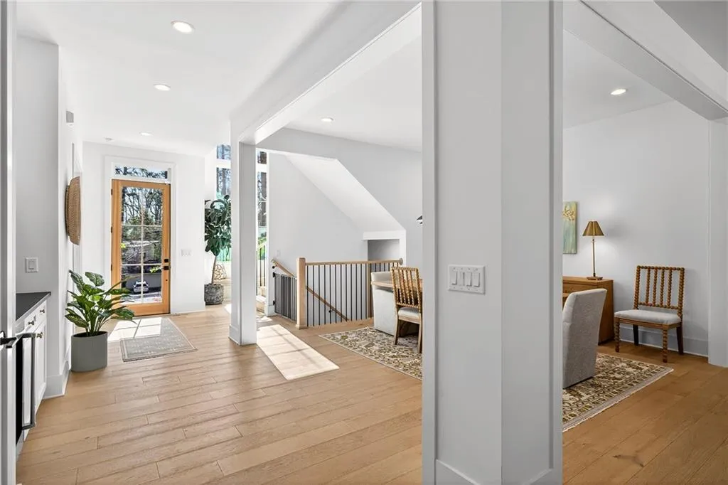 510 Windsor Parkway, Atlanta, Georgia 30342, 5 Bedrooms Bedrooms, ,5 BathroomsBathrooms,Residential,For Sale,510 Windsor Parkway,7765416