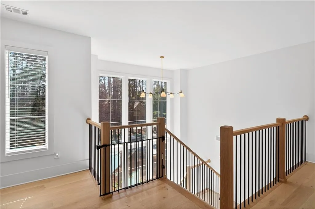 510 Windsor Parkway, Atlanta, Georgia 30342, 5 Bedrooms Bedrooms, ,5 BathroomsBathrooms,Residential,For Sale,510 Windsor Parkway,7765416