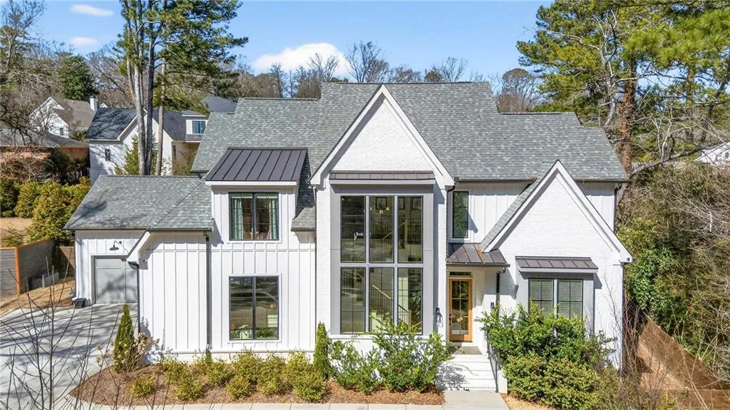 510 Windsor Parkway, Atlanta, Georgia 30342, 5 Bedrooms Bedrooms, ,5 BathroomsBathrooms,Residential,For Sale,510 Windsor Parkway,7765416