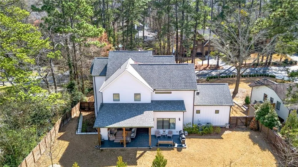 510 Windsor Parkway, Atlanta, Georgia 30342, 5 Bedrooms Bedrooms, ,5 BathroomsBathrooms,Residential,For Sale,510 Windsor Parkway,7765416