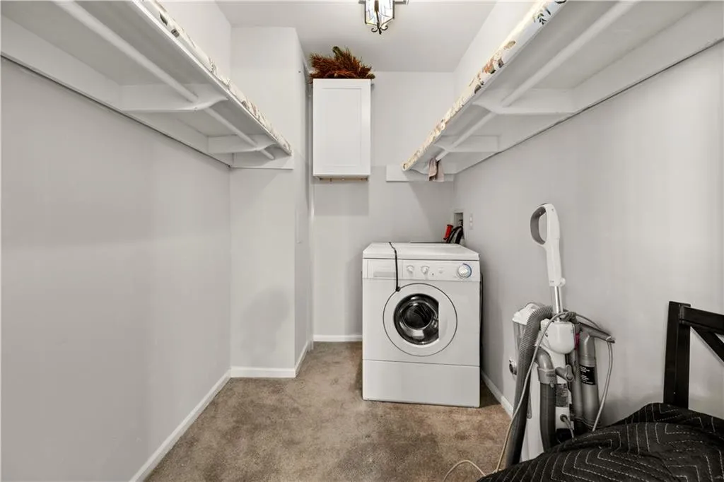 6851 Roswell Road Unit F32, Sandy Springs, Georgia 30328, 2 Bedrooms Bedrooms, ,2 BathroomsBathrooms,Residential,For Sale,6851 Roswell Road Unit F32,7622115