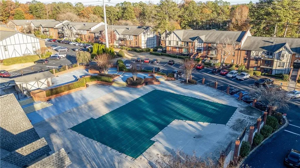 6851 Roswell Road Unit F32, Sandy Springs, Georgia 30328, 2 Bedrooms Bedrooms, ,2 BathroomsBathrooms,Residential,For Sale,6851 Roswell Road Unit F32,7622115