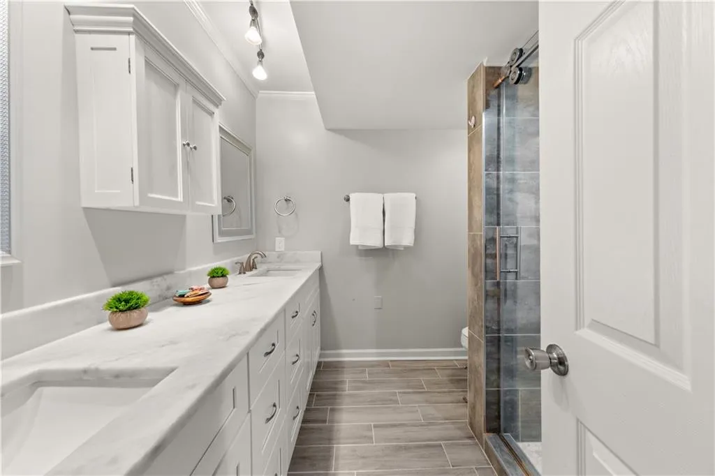 6851 Roswell Road Unit F32, Sandy Springs, Georgia 30328, 2 Bedrooms Bedrooms, ,2 BathroomsBathrooms,Residential,For Sale,6851 Roswell Road Unit F32,7622115