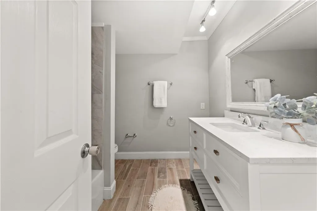 6851 Roswell Road Unit F32, Sandy Springs, Georgia 30328, 2 Bedrooms Bedrooms, ,2 BathroomsBathrooms,Residential,For Sale,6851 Roswell Road Unit F32,7622115