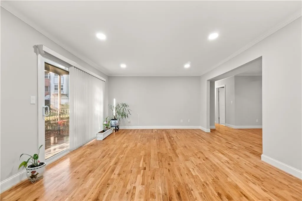 6851 Roswell Road Unit F32, Sandy Springs, Georgia 30328, 2 Bedrooms Bedrooms, ,2 BathroomsBathrooms,Residential,For Sale,6851 Roswell Road Unit F32,7622115