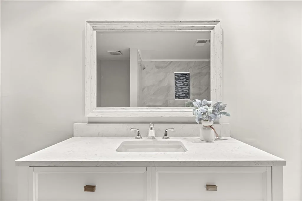 6851 Roswell Road Unit F32, Sandy Springs, Georgia 30328, 2 Bedrooms Bedrooms, ,2 BathroomsBathrooms,Residential,For Sale,6851 Roswell Road Unit F32,7622115