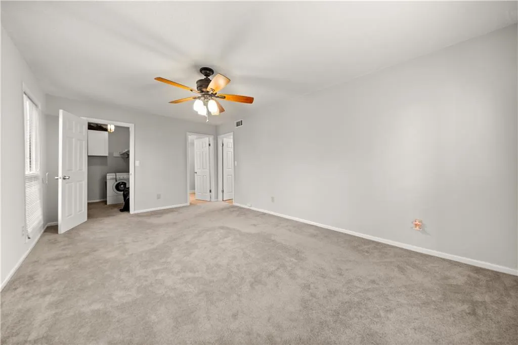 6851 Roswell Road Unit F32, Sandy Springs, Georgia 30328, 2 Bedrooms Bedrooms, ,2 BathroomsBathrooms,Residential,For Sale,6851 Roswell Road Unit F32,7622115