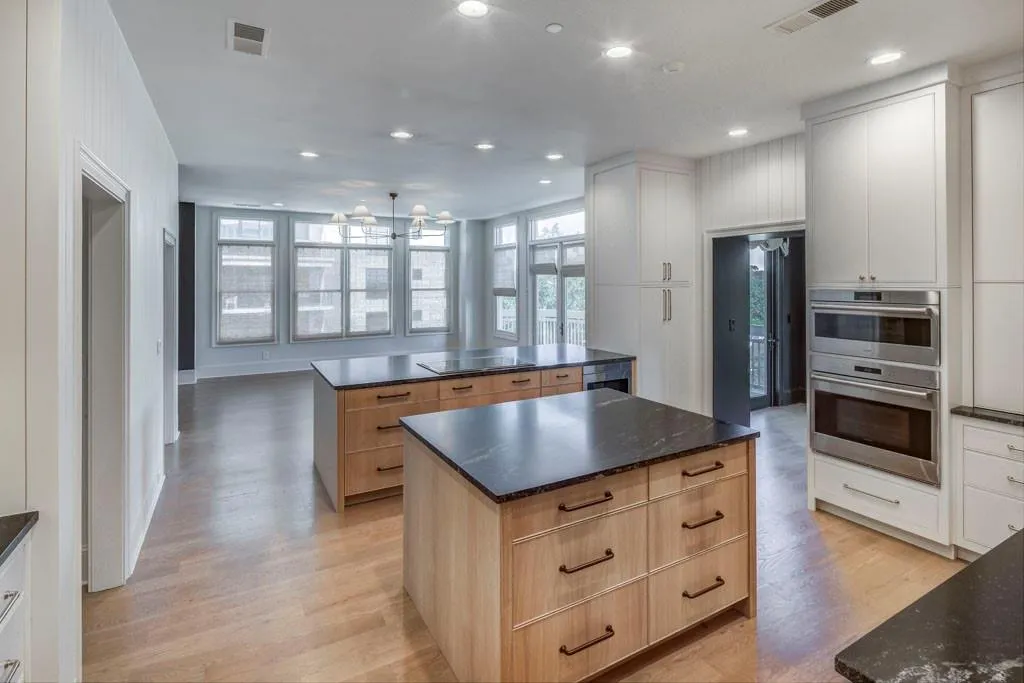 2500 Peachtree Road Nw Unit 606n, Atlanta, Georgia 30305, 4 Bedrooms Bedrooms, ,3 BathroomsBathrooms,Residential,For Sale,2500 Peachtree Road Nw Unit 606n,7646339
