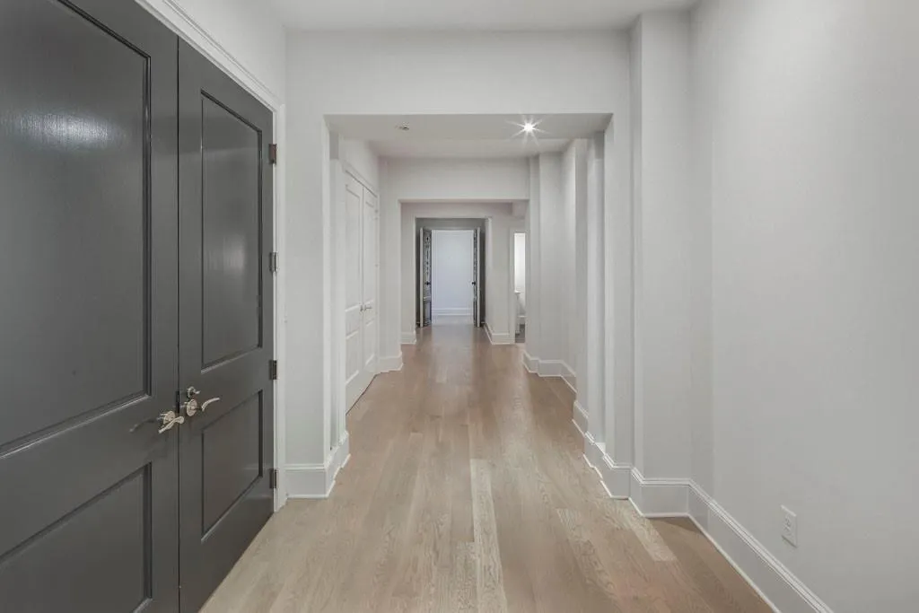 2500 Peachtree Road Nw Unit 606n, Atlanta, Georgia 30305, 4 Bedrooms Bedrooms, ,3 BathroomsBathrooms,Residential,For Sale,2500 Peachtree Road Nw Unit 606n,7646339