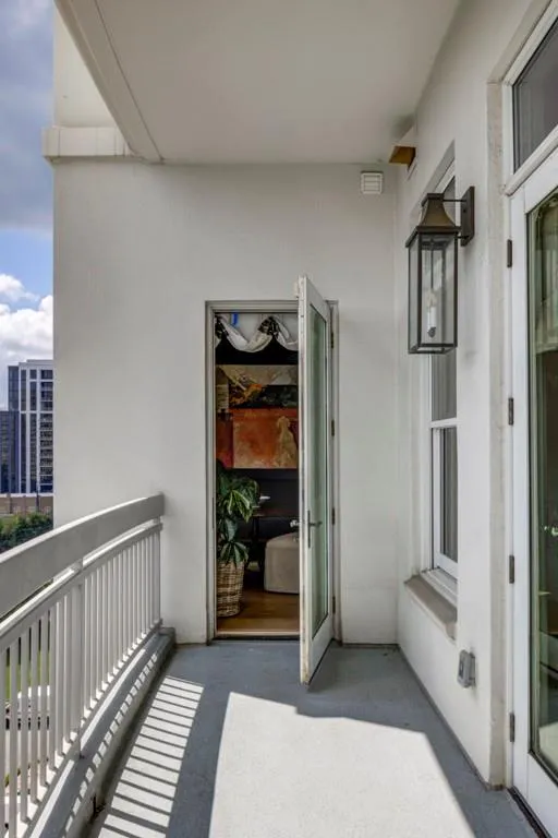 Balcony off breakfast room and keeping room