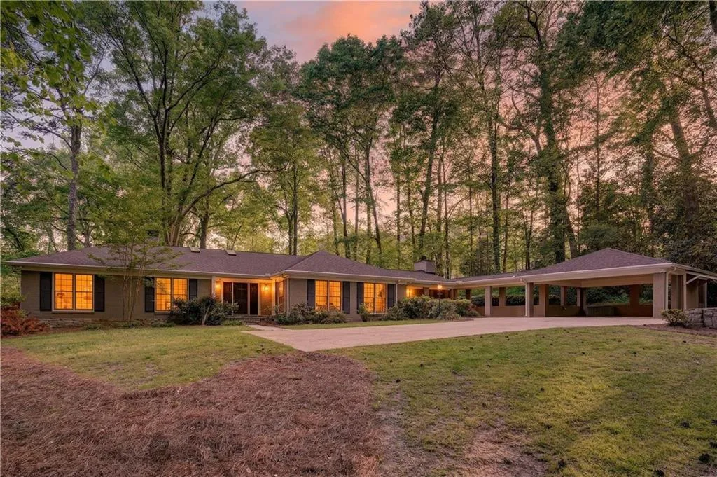 1190 W Wesley Road Nw, Atlanta, Georgia 30327, 5 Bedrooms Bedrooms, 0 ,4 BathroomsBathrooms,Land,For Sale,1190 W Wesley Road Nw,7753415