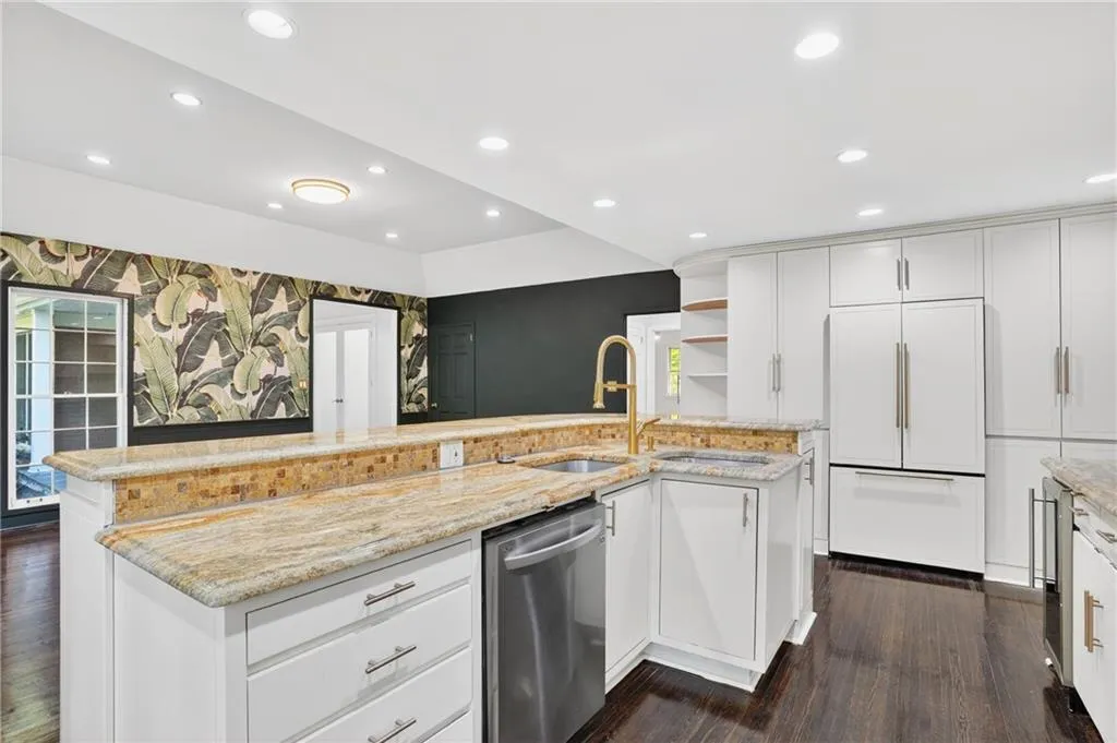 1190 W Wesley Road Nw, Atlanta, Georgia 30327, 5 Bedrooms Bedrooms, 0 ,4 BathroomsBathrooms,Land,For Sale,1190 W Wesley Road Nw,7753415