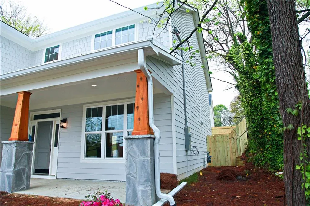 1956 Hollywood Road Nw, Atlanta, Georgia 30318, 4 Bedrooms Bedrooms, ,3 BathroomsBathrooms,Residential,Sold,1956 Hollywood Road Nw,5942085