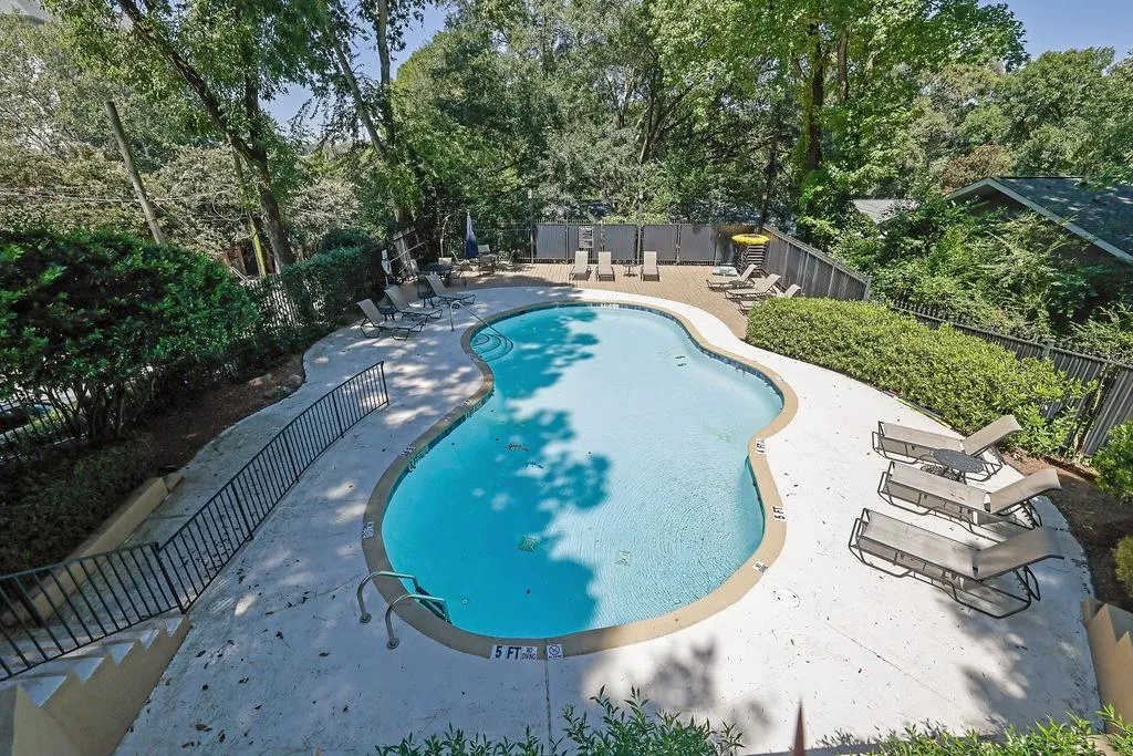 1 Biscayne Drive Nw Unit 304, Atlanta, Georgia 30309, 1 Bedroom Bedrooms, ,1 BathroomBathrooms,Residential,For Sale,1 Biscayne Drive Nw Unit 304,7640356