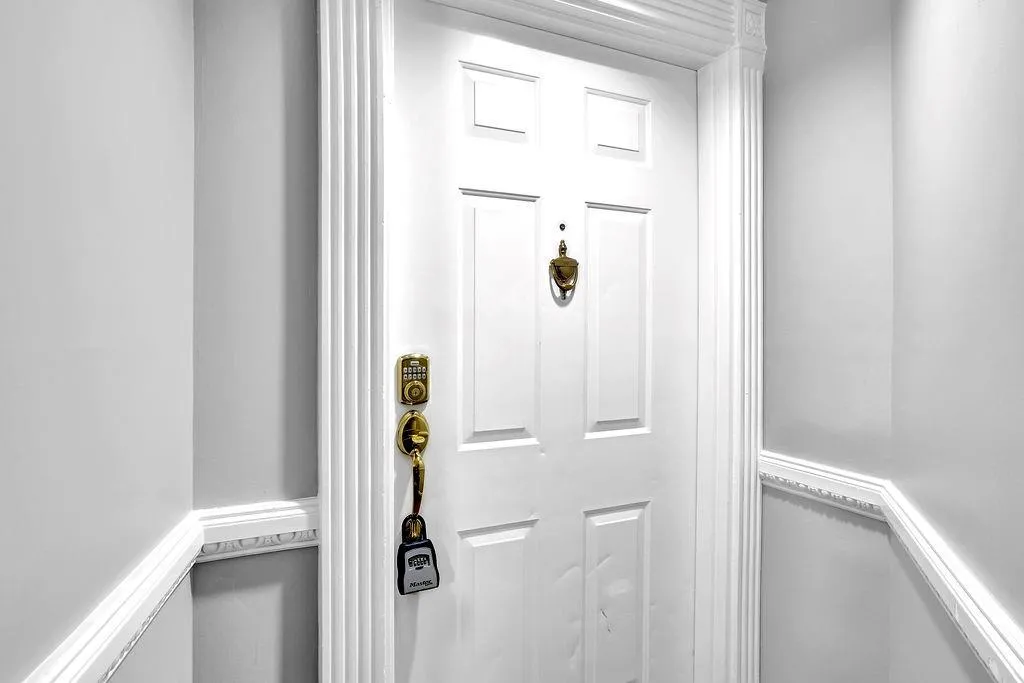 1 Biscayne Drive Nw Unit 304, Atlanta, Georgia 30309, 1 Bedroom Bedrooms, ,1 BathroomBathrooms,Residential,For Sale,1 Biscayne Drive Nw Unit 304,7640356