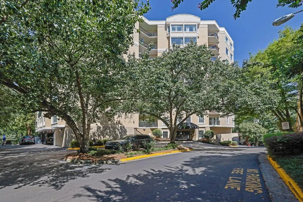 1 Biscayne Drive Nw Unit 304, Atlanta, Georgia 30309, 1 Bedroom Bedrooms, ,1 BathroomBathrooms,Residential,For Sale,1 Biscayne Drive Nw Unit 304,7640356