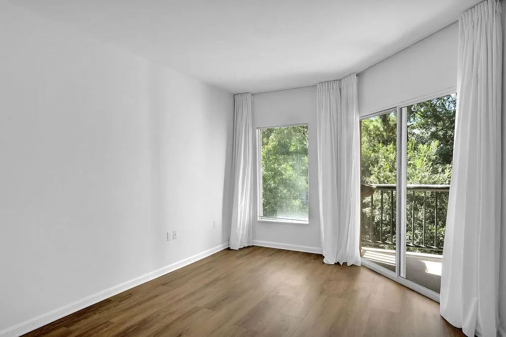 1 Biscayne Drive Nw Unit 304, Atlanta, Georgia 30309, 1 Bedroom Bedrooms, ,1 BathroomBathrooms,Residential,For Sale,1 Biscayne Drive Nw Unit 304,7640356
