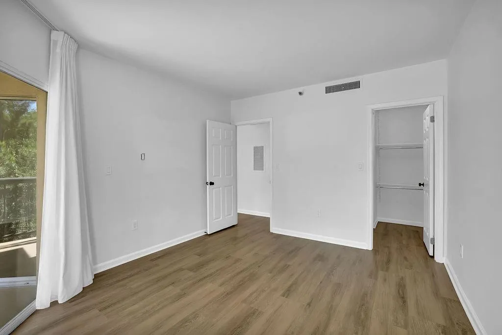 1 Biscayne Drive Nw Unit 304, Atlanta, Georgia 30309, 1 Bedroom Bedrooms, ,1 BathroomBathrooms,Residential,For Sale,1 Biscayne Drive Nw Unit 304,7640356