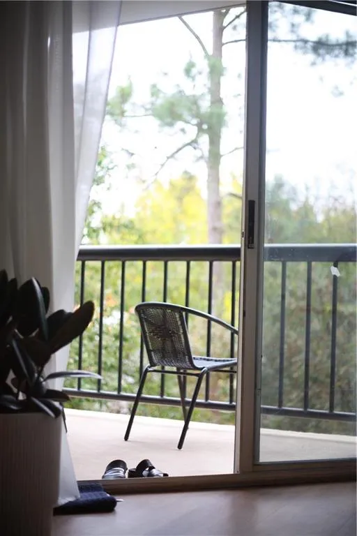1 Biscayne Drive Nw Unit 304, Atlanta, Georgia 30309, 1 Bedroom Bedrooms, ,1 BathroomBathrooms,Residential,For Sale,1 Biscayne Drive Nw Unit 304,7640356