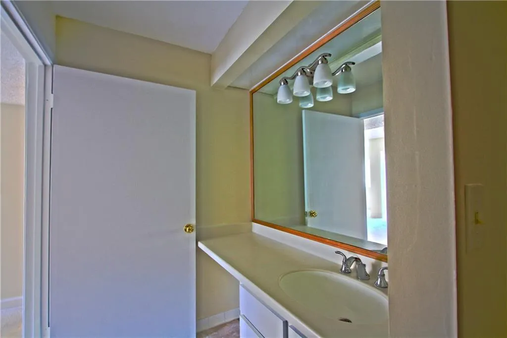 1403 Wingate Way, Sandy Springs, Georgia 30350, 1 Bedroom Bedrooms, ,1 BathroomBathrooms,Residential,Sold,1403 Wingate Way,5959373