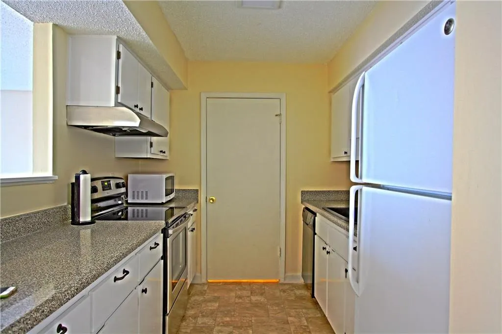 1403 Wingate Way, Sandy Springs, Georgia 30350, 1 Bedroom Bedrooms, ,1 BathroomBathrooms,Residential,Sold,1403 Wingate Way,5959373