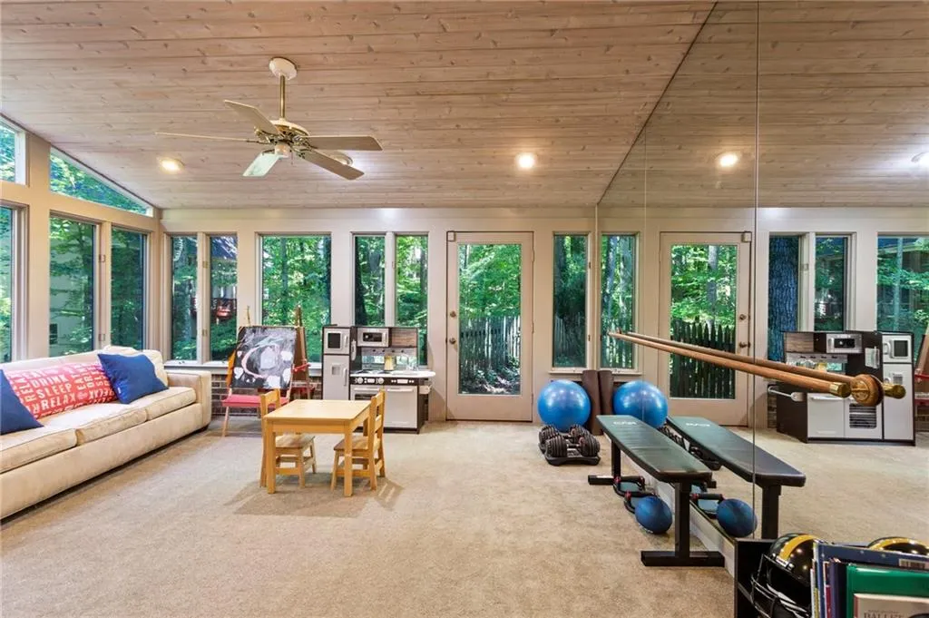 430 Huntcliff Green, Sandy Springs, Georgia 30350, 4 Bedrooms Bedrooms, ,4 BathroomsBathrooms,Residential,Sold,430 Huntcliff Green,6791309