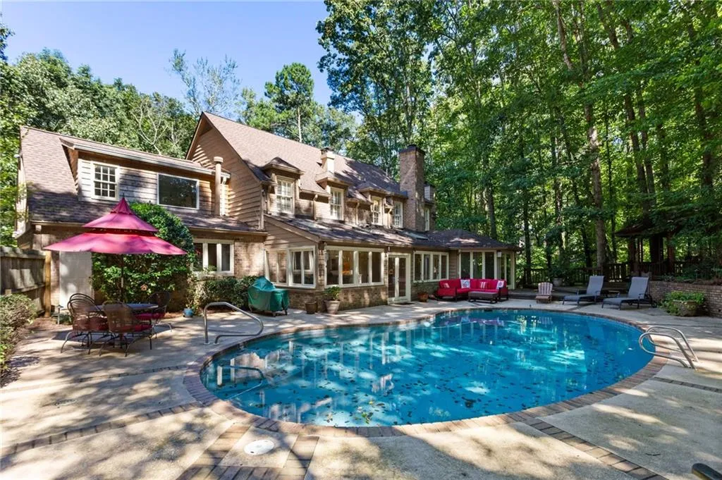 430 Huntcliff Green, Sandy Springs, Georgia 30350, 4 Bedrooms Bedrooms, ,4 BathroomsBathrooms,Residential,Sold,430 Huntcliff Green,6791309