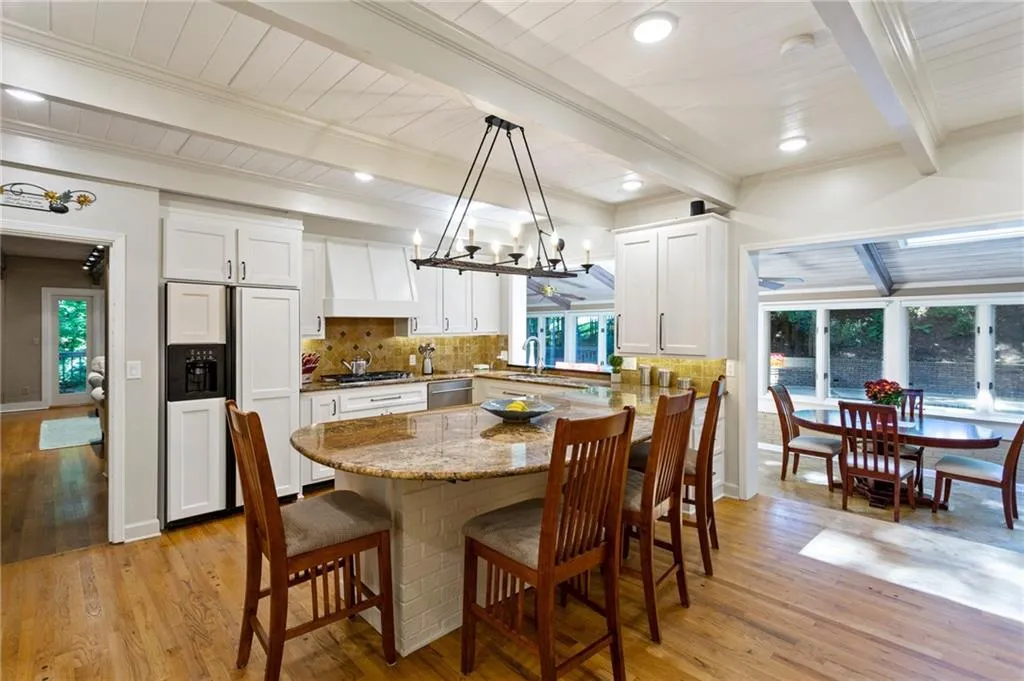 430 Huntcliff Green, Sandy Springs, Georgia 30350, 4 Bedrooms Bedrooms, ,4 BathroomsBathrooms,Residential,Sold,430 Huntcliff Green,6791309